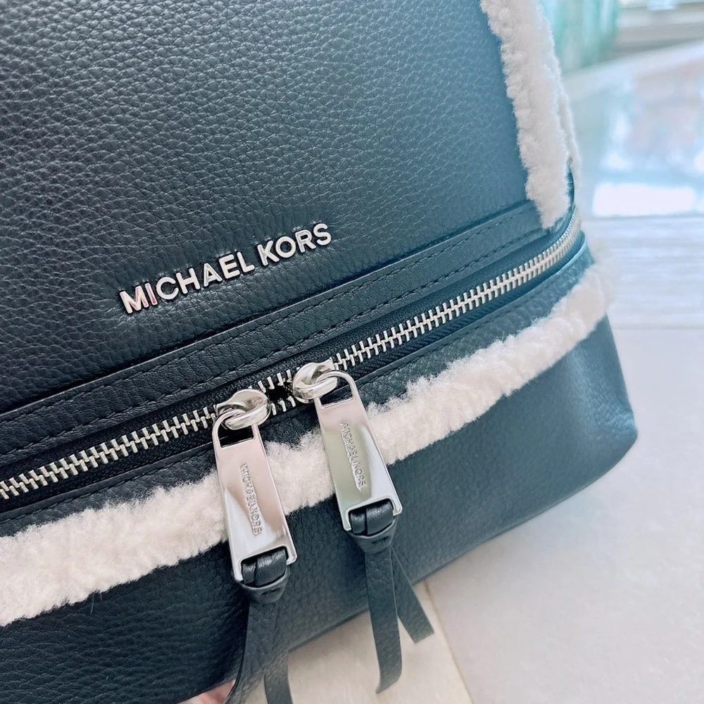 - MICHAEL KORS RHEA ZIP MEDIUM BACKPACK BLACK LEATHER NATURAL SHEARLING/NWT - Picture 2 of 15
